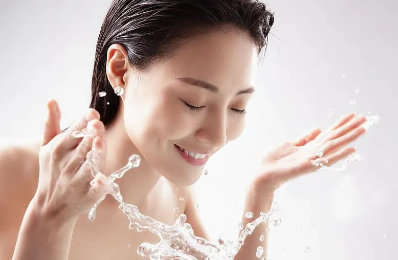 夏季晒后修复：晒红晒黑怎么办示例图